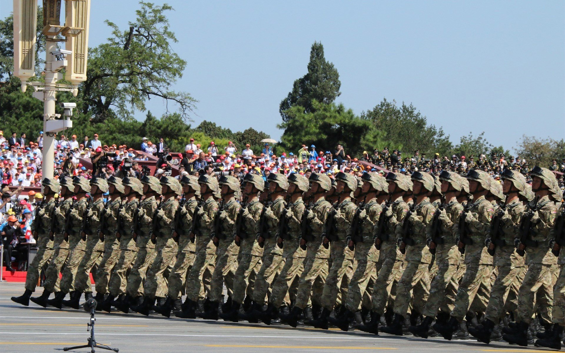 “中国泳坛新星彭尤：蝶泳自由泳双项进步神速”